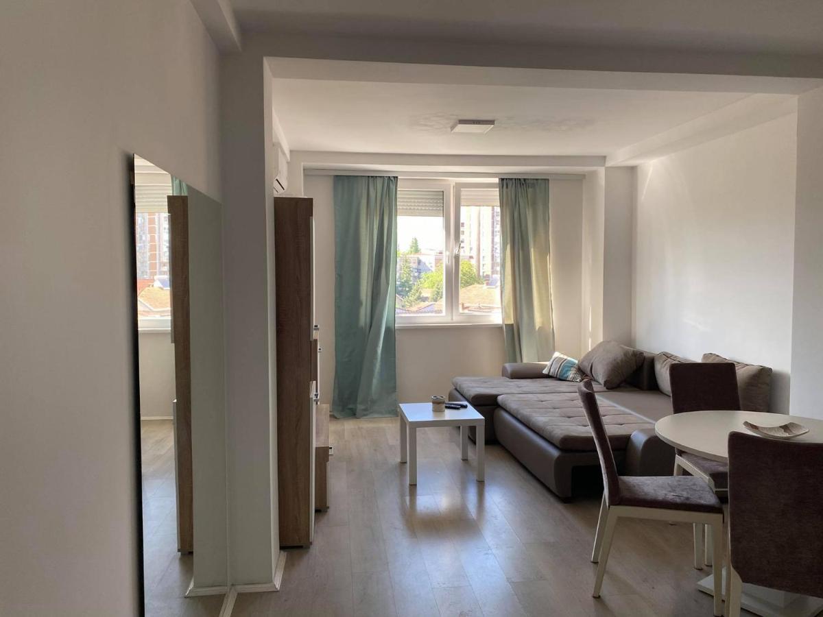 Rentster Appartamento Kumanovo Esterno foto